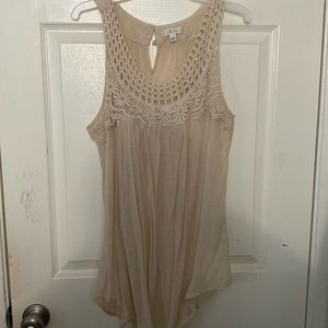 Tan flowing tank with crochet top size L, excellent condition